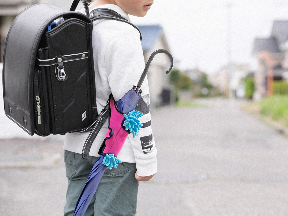 荷物の多い小学生も『かさモン』